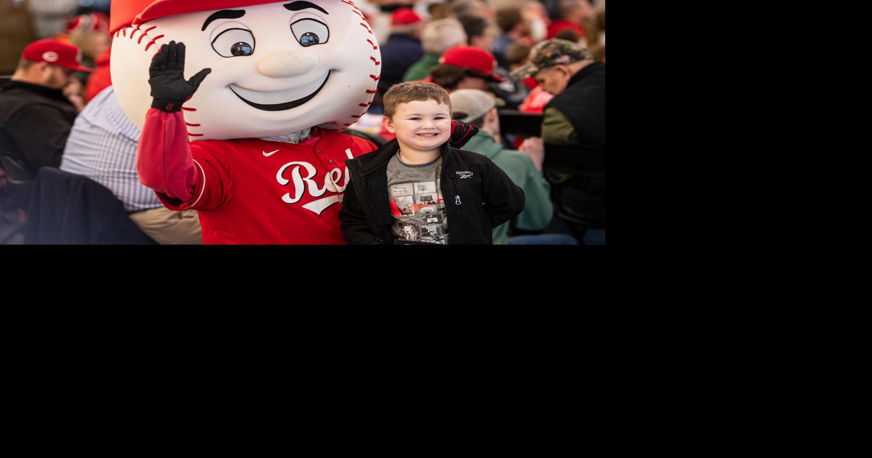 Photos: Cincinnati Reds Caravan stops at the Huntington Mall ...