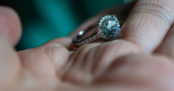 Engagement Ring Buying in 2026: What Couples Should Know Before Spending Thousands