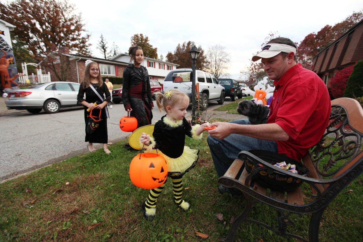 Gallery Trick or Treat in Huntington Photos News