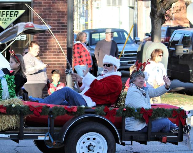 St. Albans hosts Christmas parade Putnam News