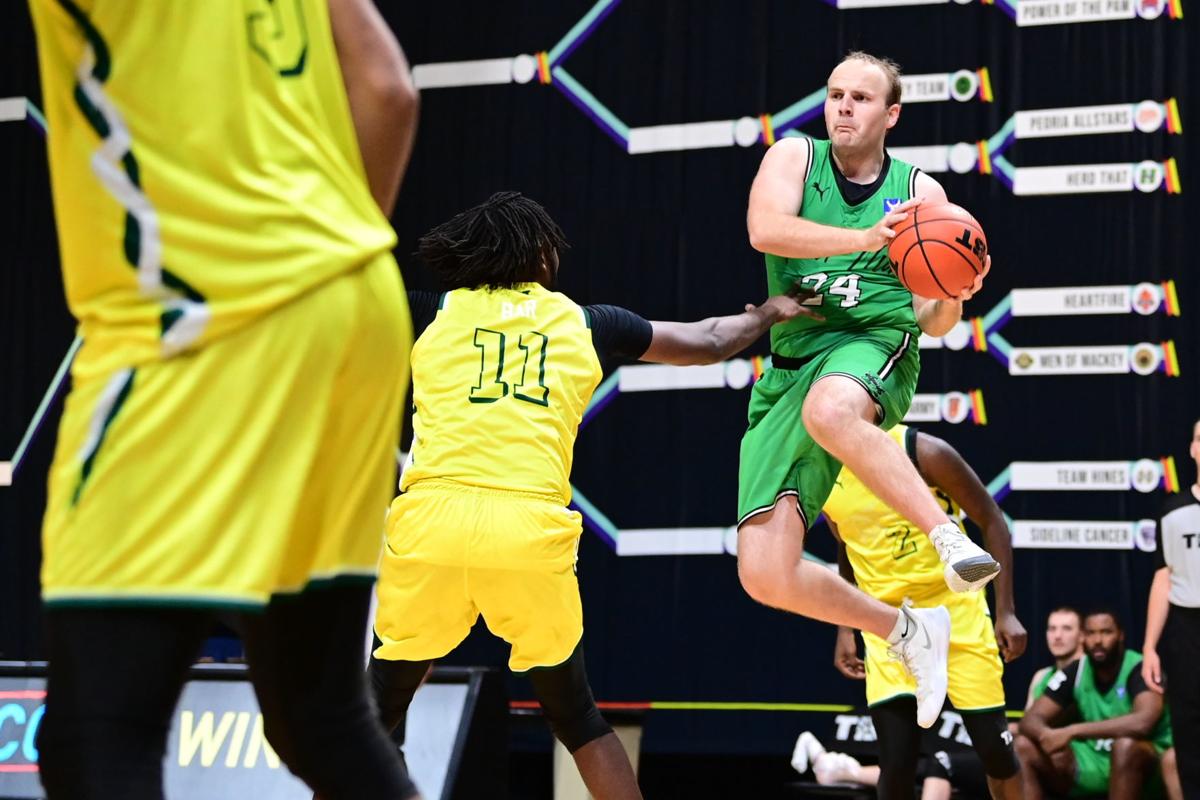 Herd That S Ot Elmore Brings Unique Fun To The Basketball