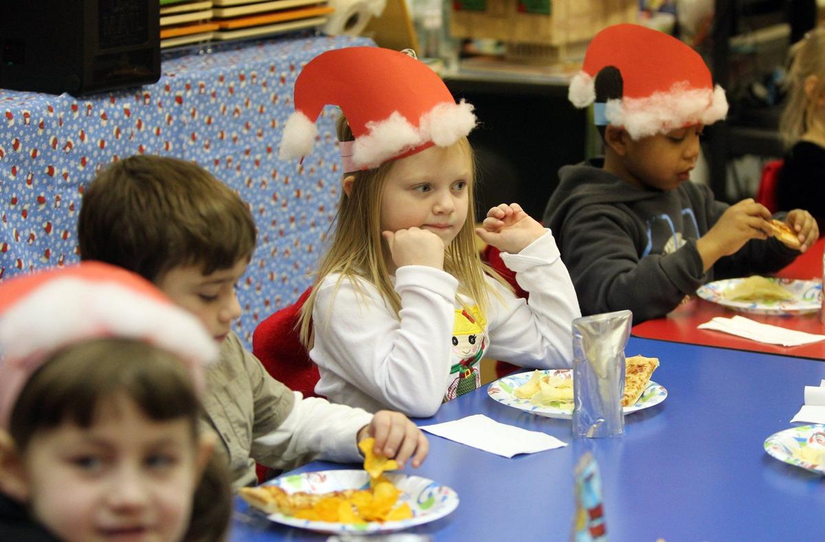 Gallery Christmas parties at Davis Creek Elementary School Photos