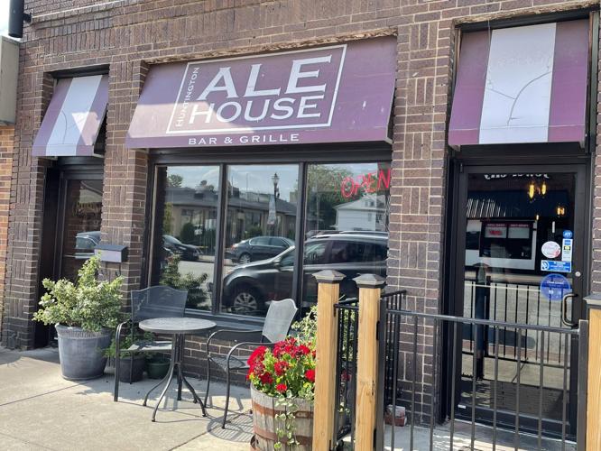 Huntington Ale House amps up the pub fare Features/Entertainment