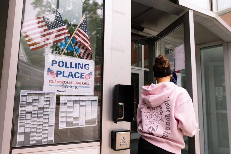 Voters take advantage of early voting locations, only days left of ...