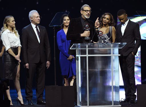Maika Monroe, Brent Spiner, Sela Ward, Jeff Goldblum, Vivica A. Fox, Jessie Usher