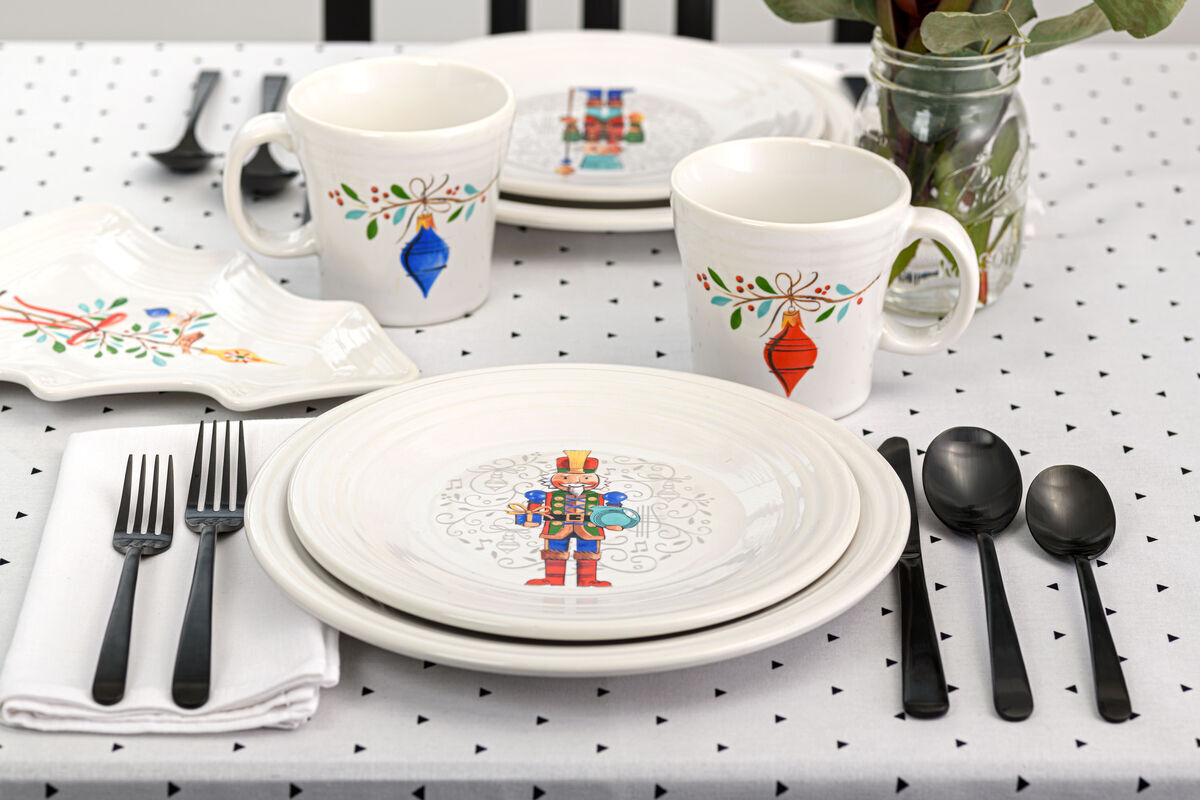 Fiesta on sale christmas dinnerware