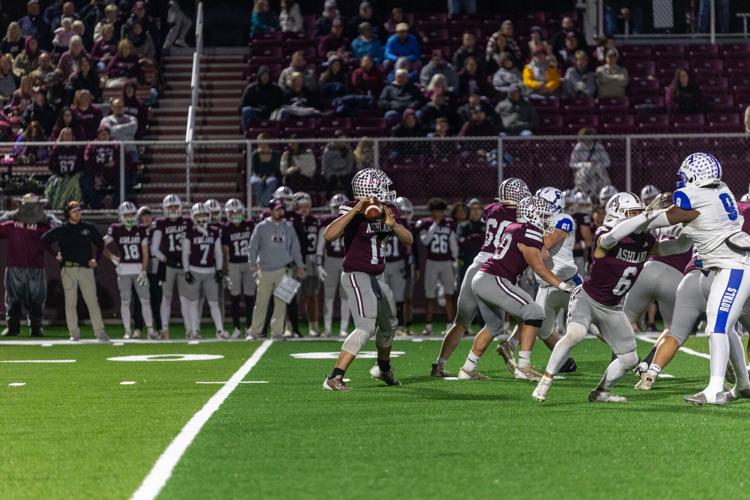 Prep football: Tomcats pair Jennings and defense in routing Royals ...
