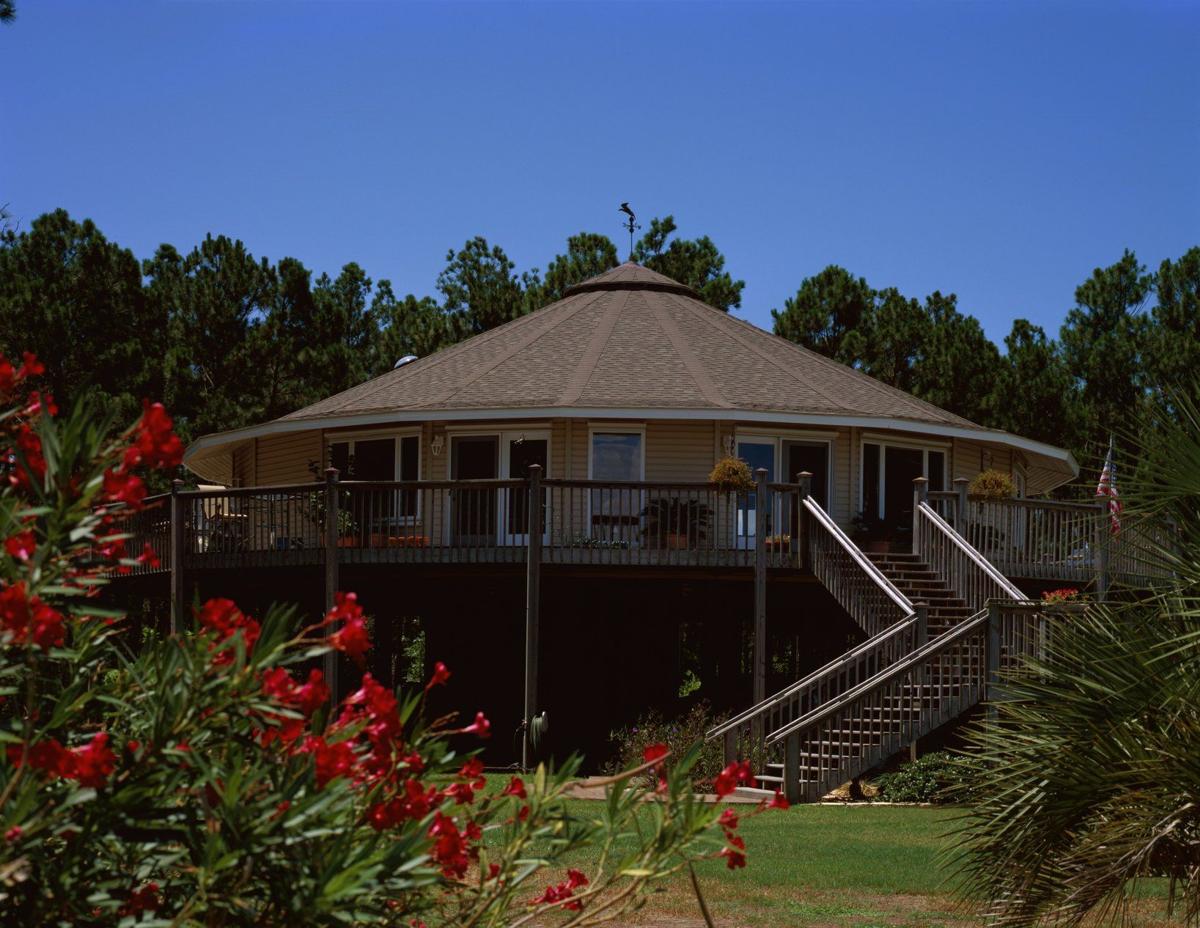 Round houses found to be easy to build, maintain Features