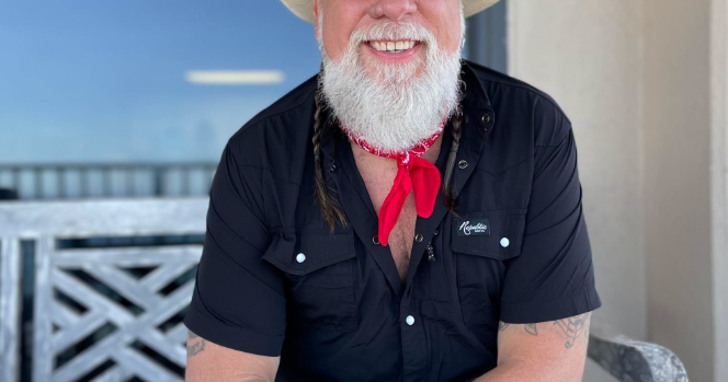 Outlaw country artist Dallas Moore brings original tunes to Kentucky Bluebird pub