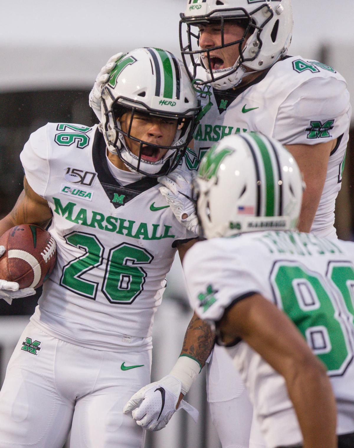 2019 1124 mu football 04.jpg