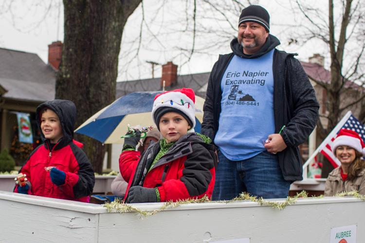 Photos CeredoKenova Community Christmas Parade Photo Galleries