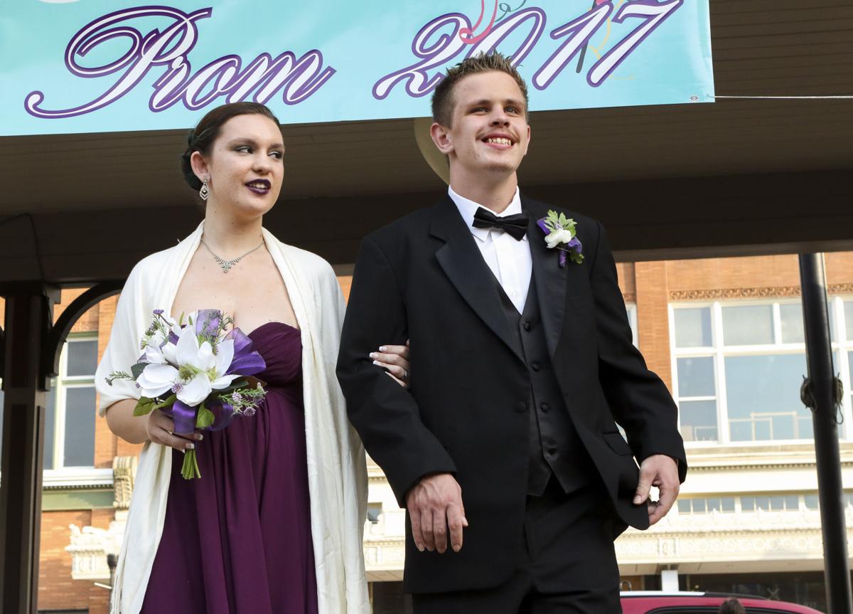 Photos Spring Valley High School prom  Photo Galleries  herald