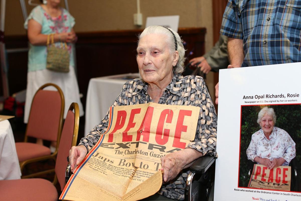 Gallery Wwii Rosie The Riveters Gather At Pullman Plaza