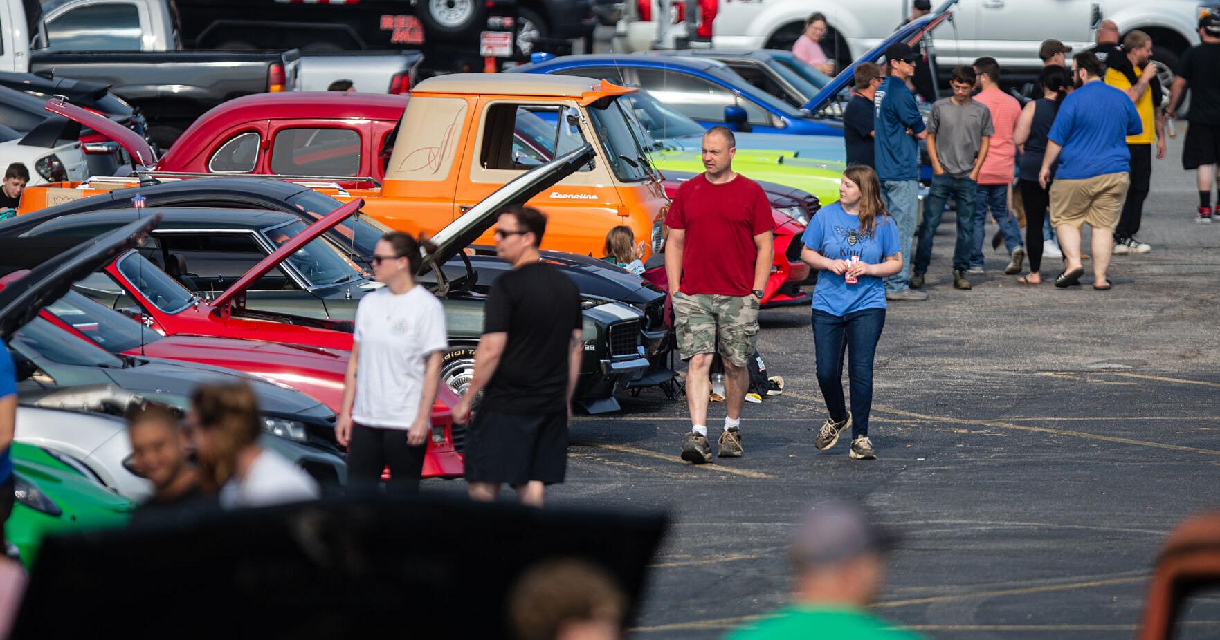 Auto enthusiasts wake up with Cars and Coffee event - Vimarsana News