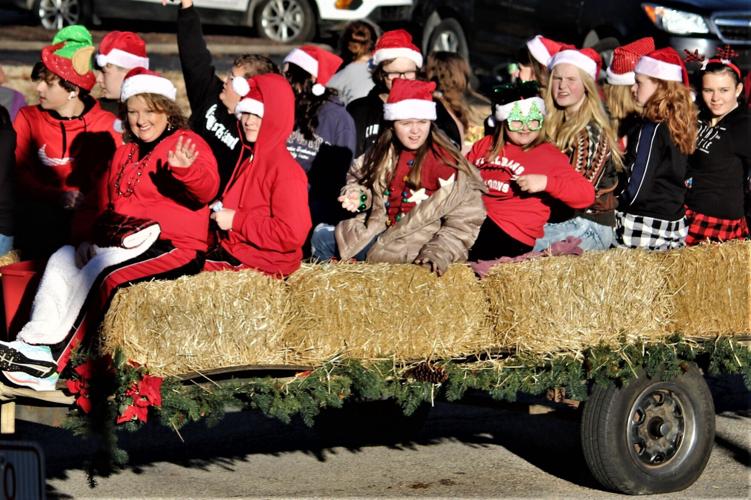 St. Albans hosts Christmas parade Putnam News