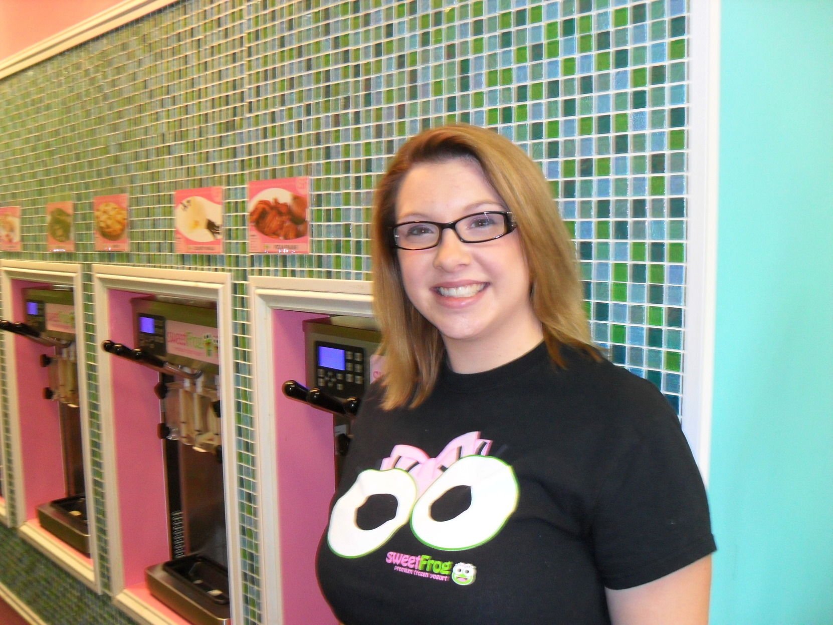 Sweet Frog dishes up frozen yogurt Putnam News herald dispatch