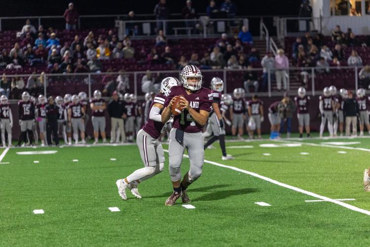 Prep football: Tomcats pair Jennings and defense in routing Royals ...