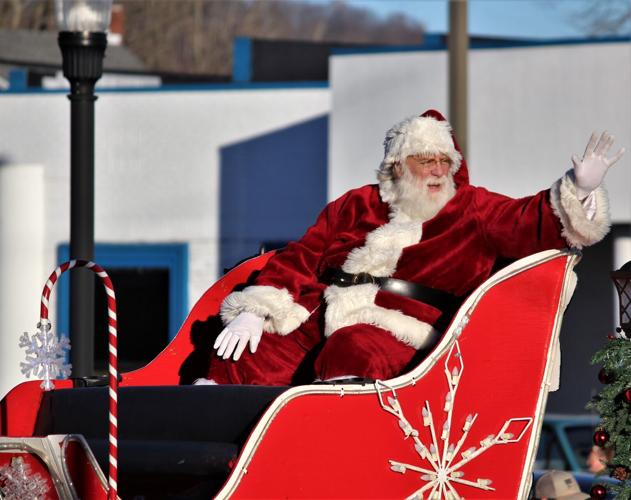 St. Albans hosts Christmas parade Putnam News