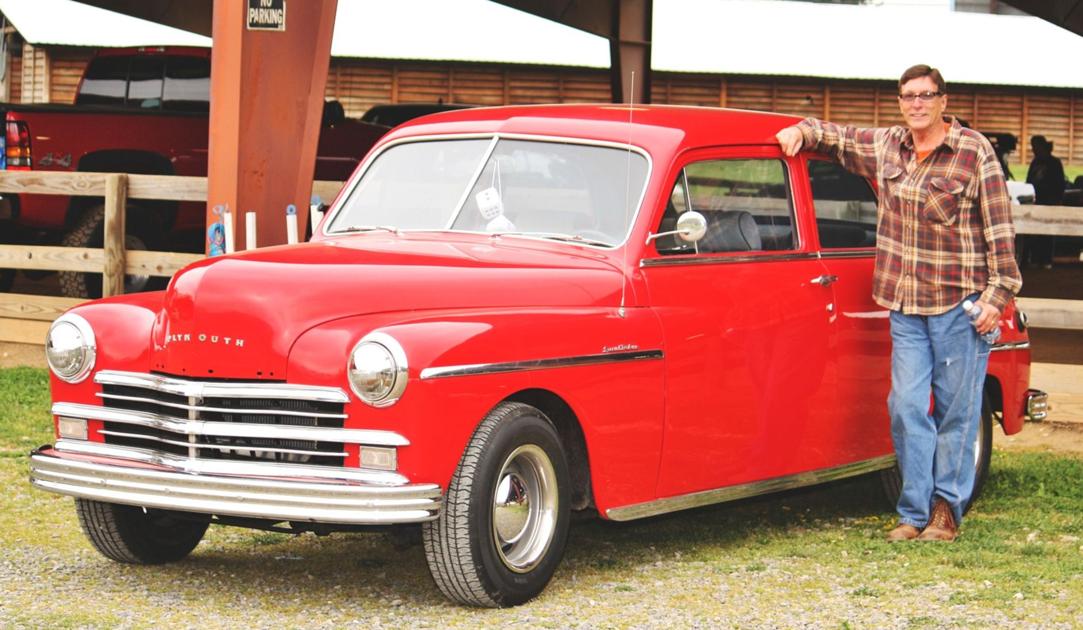 Car Club Gathers For Old Fashioned Swap Meet Putnam News Herald Dispatch Com