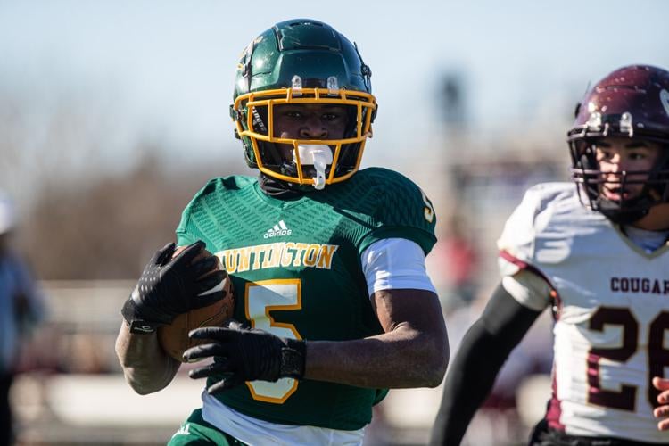 20221120 hhs football 16.jpg