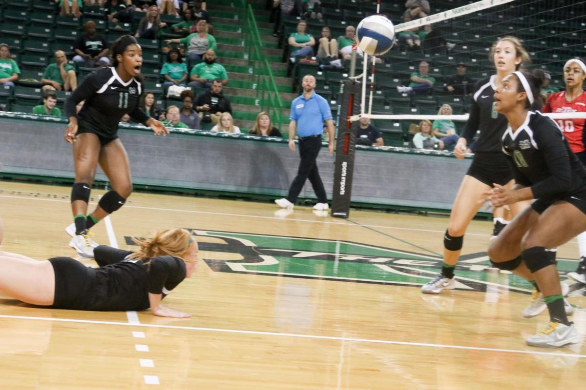 Photos Marshall Volleyball Vs. Florida Atlantic University Photo