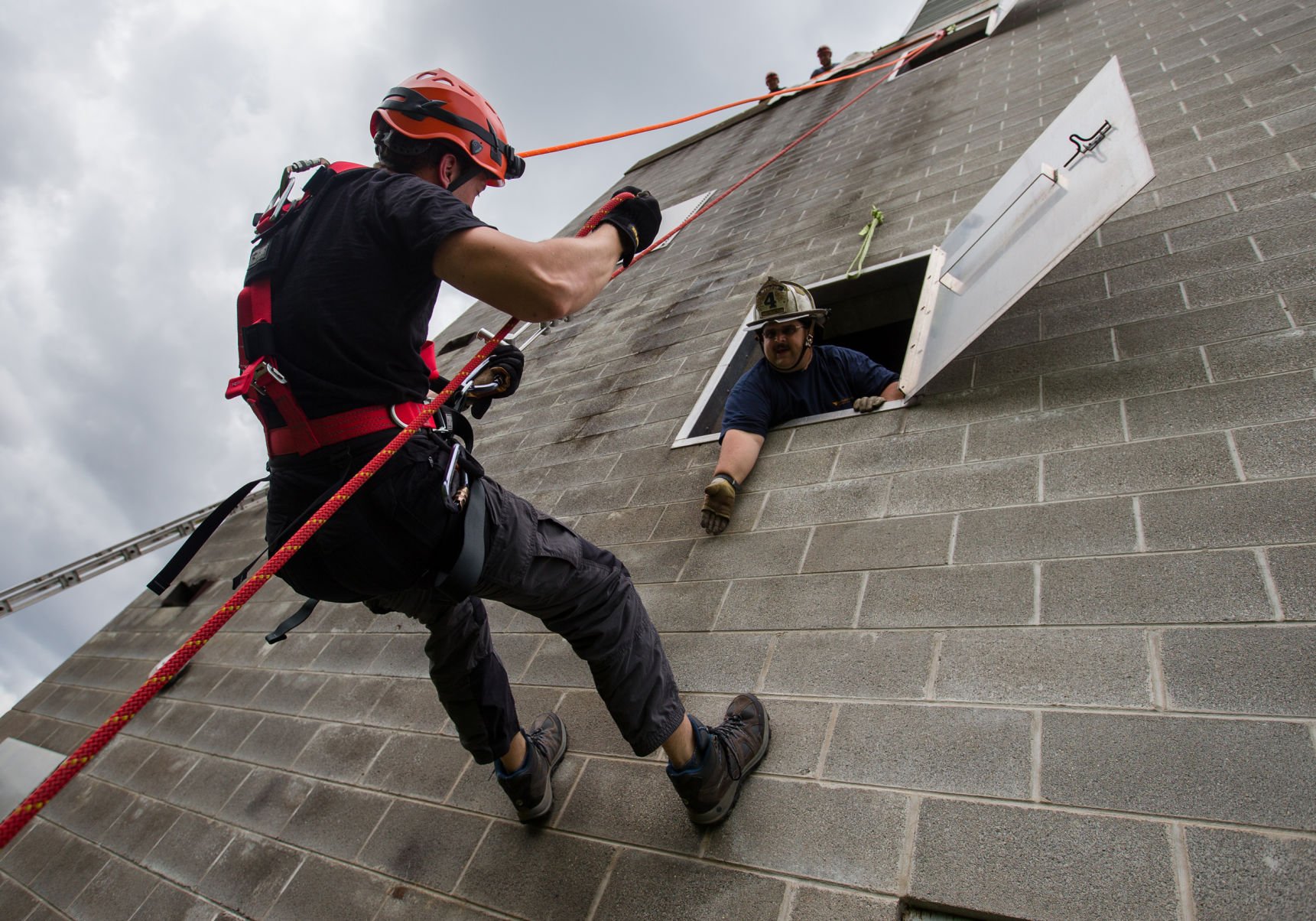 Huntington Firefighters Get Down (and Up) With Rope Rescue Skills ...