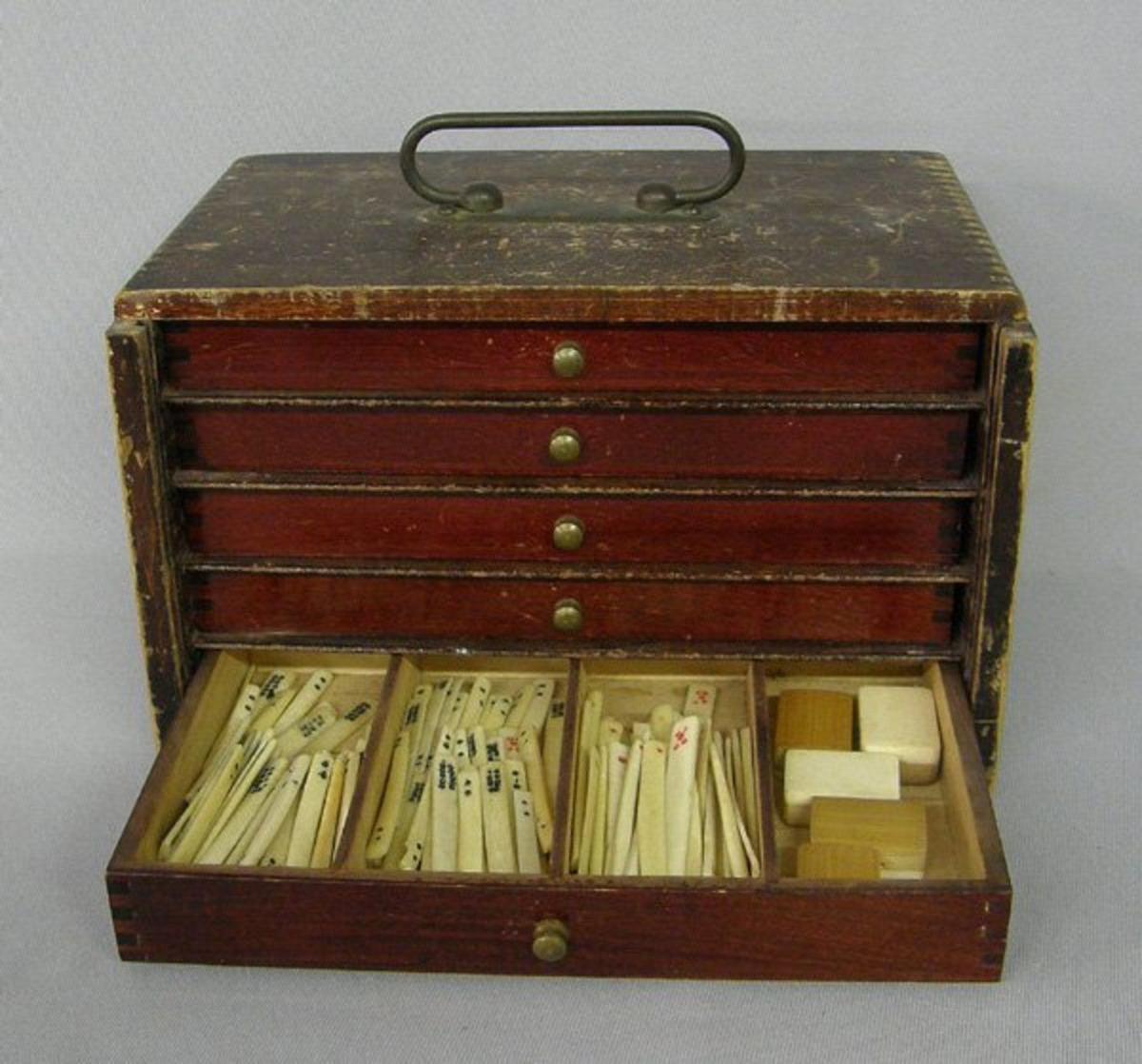 Antique Mahjong Sets: An Antidote to Our Antisocial Internet