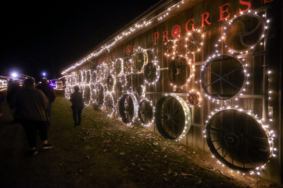 Christmas Village Huntington Wv 2022 Photos: Christmas Village At Heritage Farm | Multimedia |  Herald-Dispatch.com