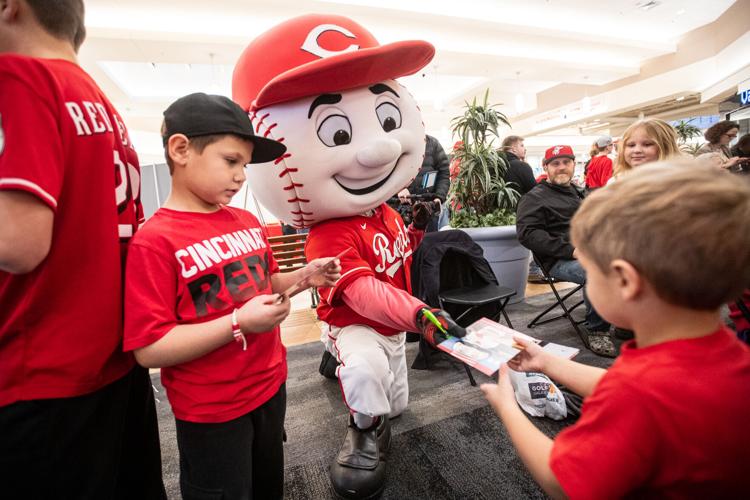 Photos Cincinnati Reds Caravan stops at the Huntington Mall Multimedia