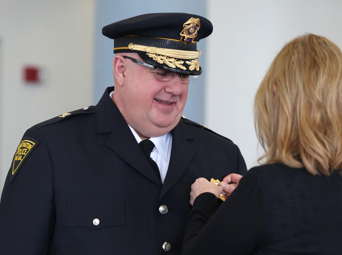 Huntington police chief sworn in News