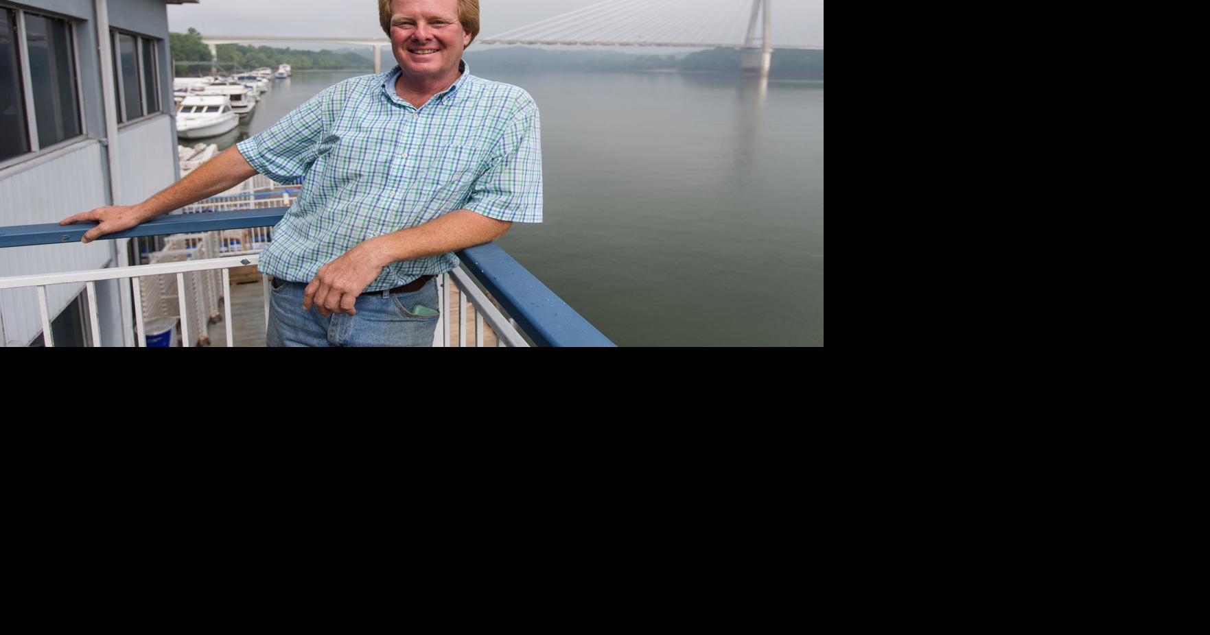 Former Schooner’s restaurant barge to Pier One Landing Business