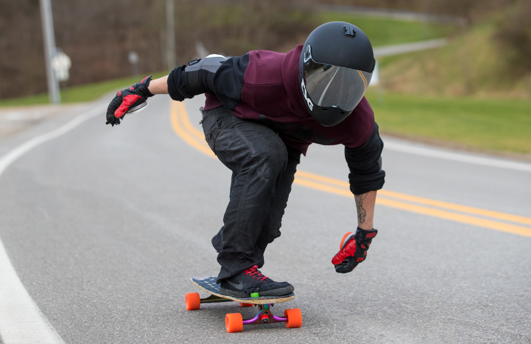 Лонгборд Ferrari Skateboard with Flash Wheels