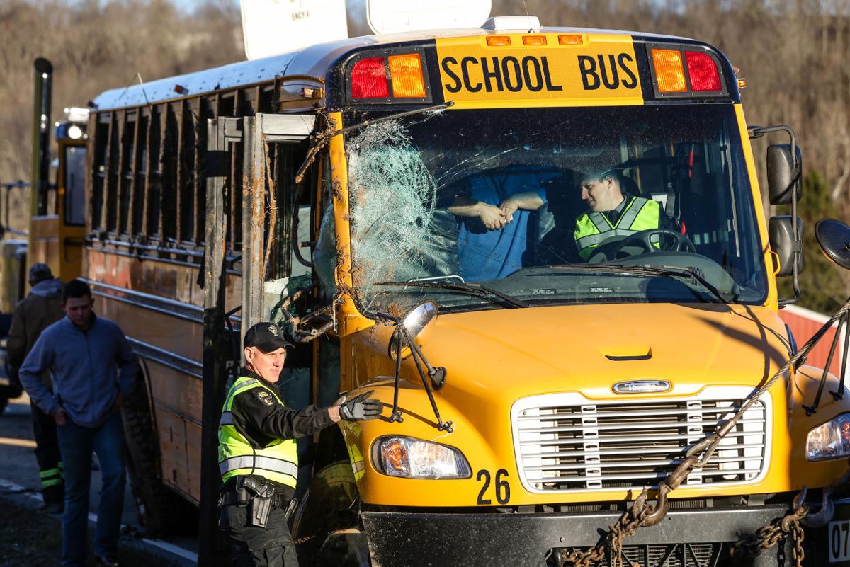 Bus crash in Ohio sends 12 to hospital Ohio News