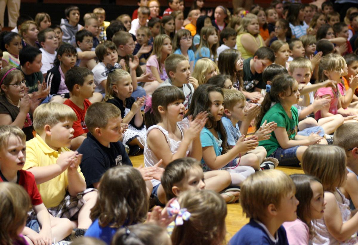 Kentucky first lady gives 500 books to Catlettsburg Elementary News