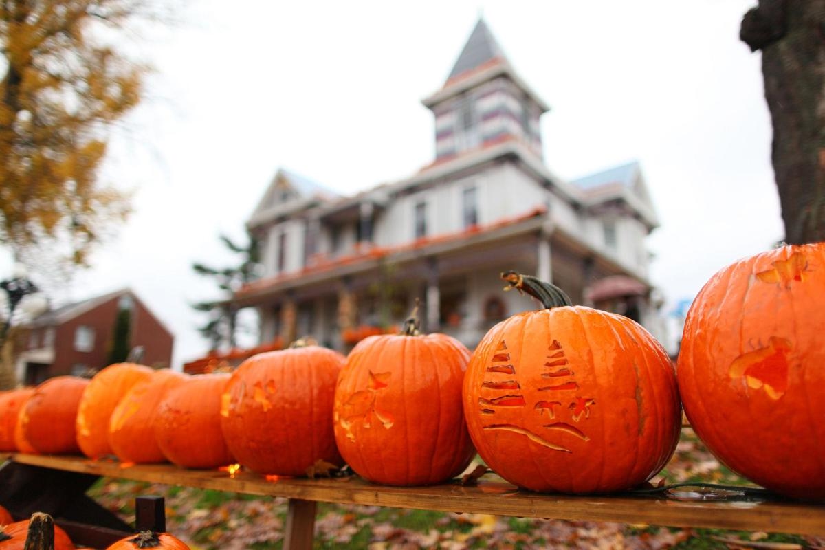 Gallery Pumpkin House, Oct. 28