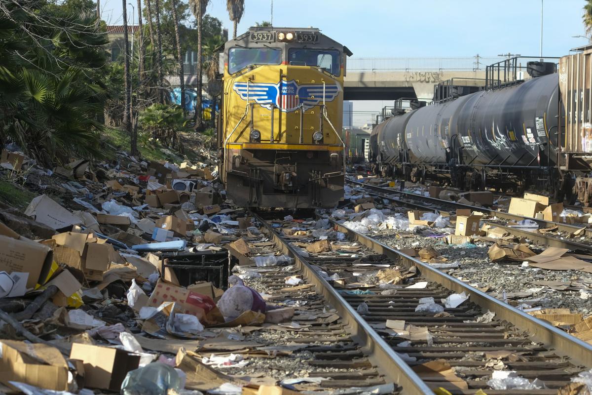 Train Cargo Thefts Los Angeles