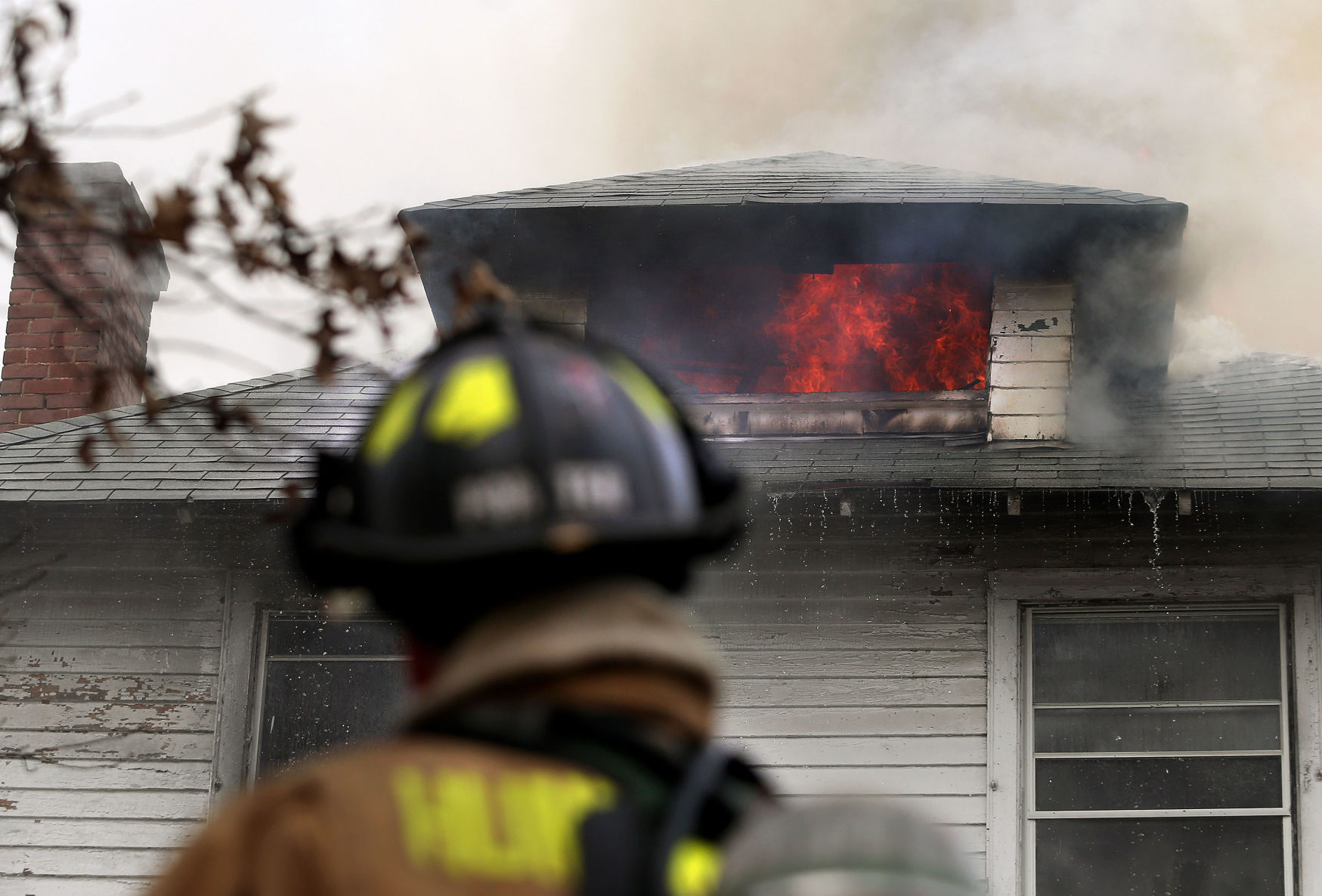 Fire at vacant Huntington house damages neighboring residences | News ...