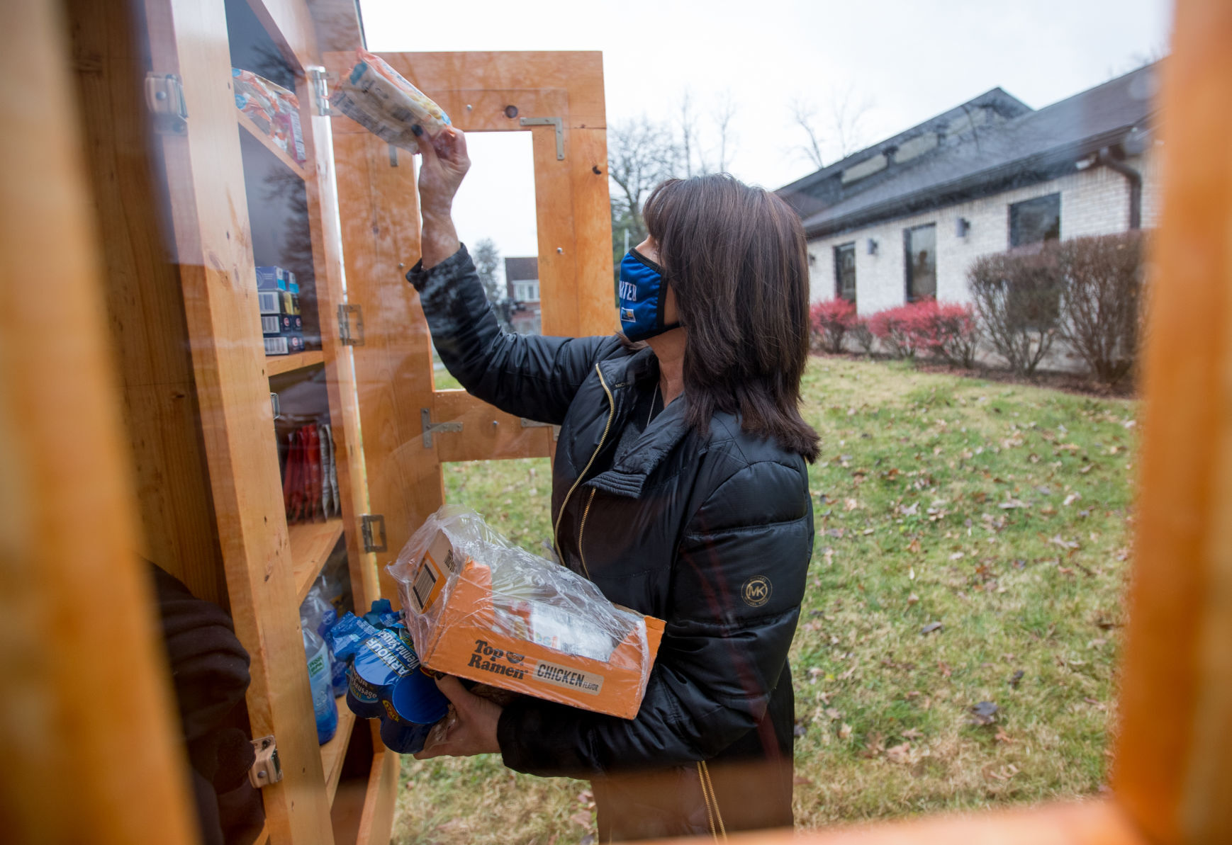 Community pantry box unveiled in Huntington - Vimarsana News