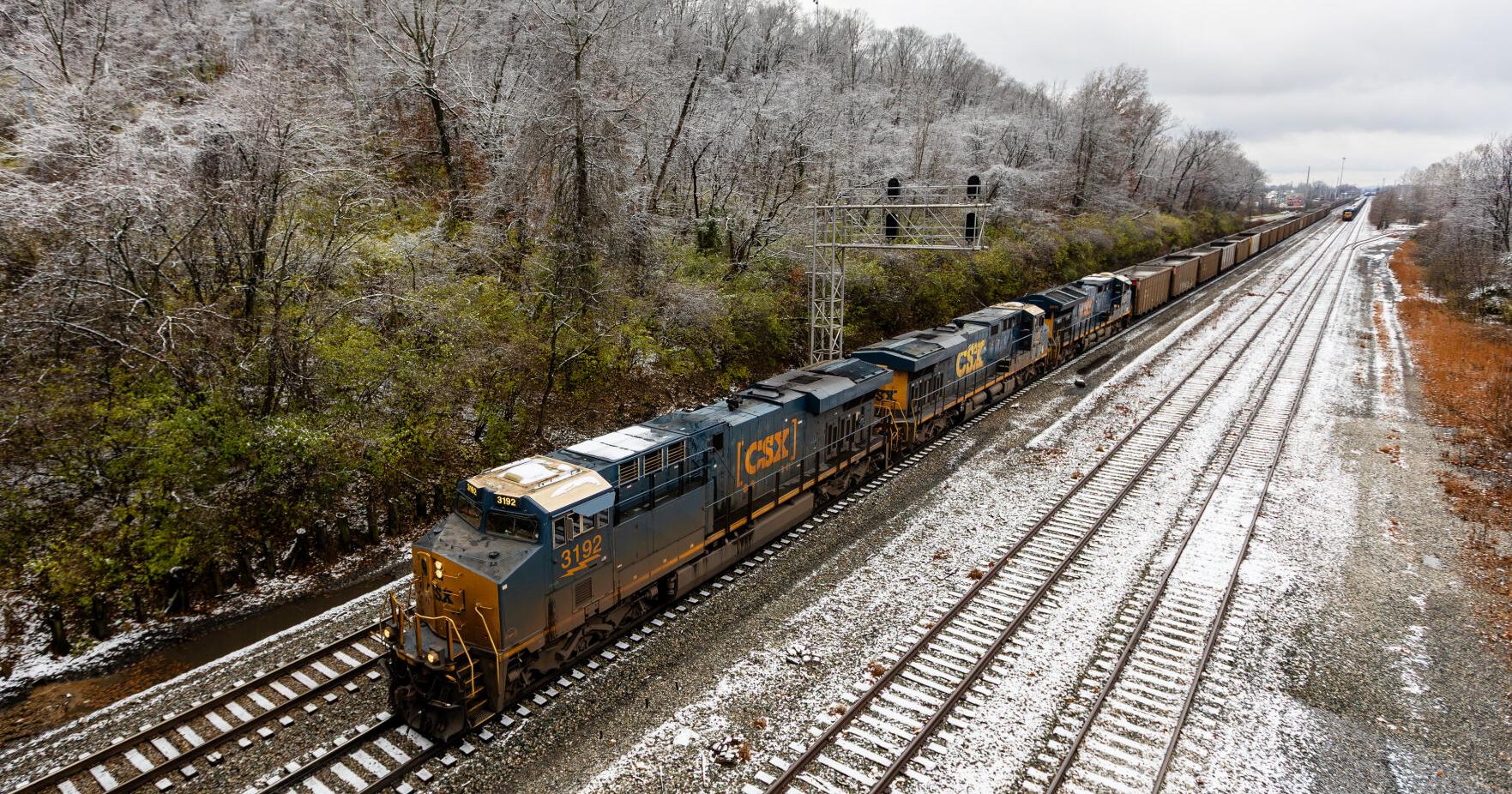 CSX reports earnings drop for 2025