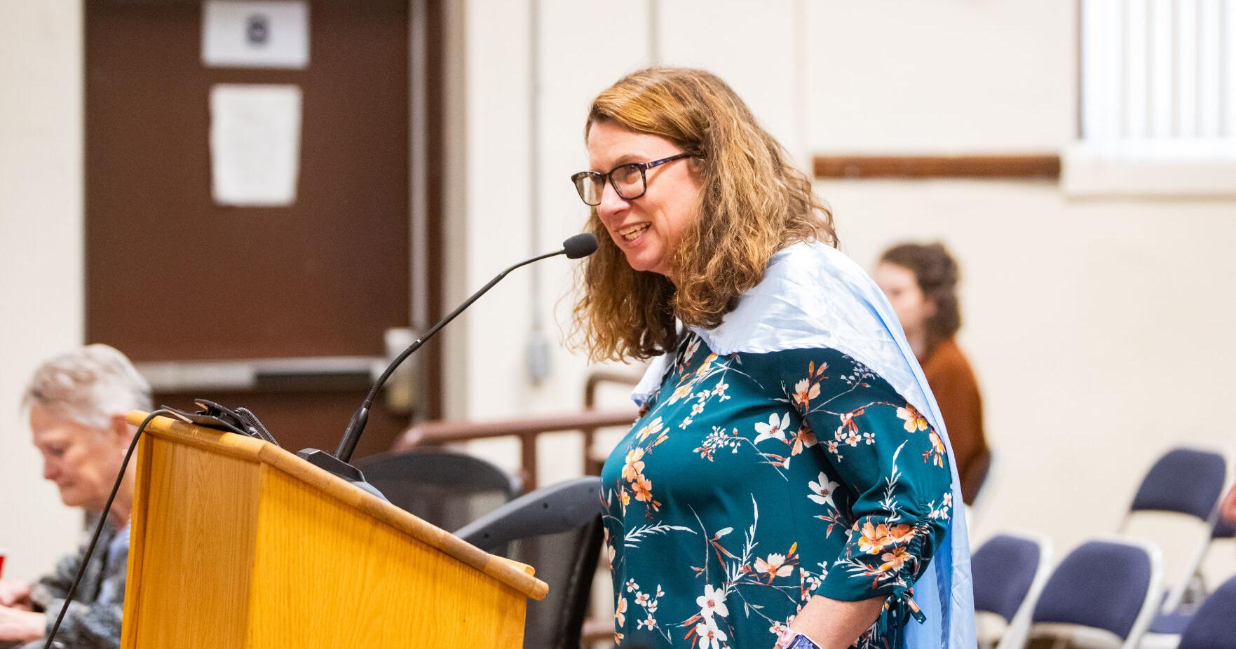 Spring Hill teacher celebrated during regular BOE meeting - Vimarsana News