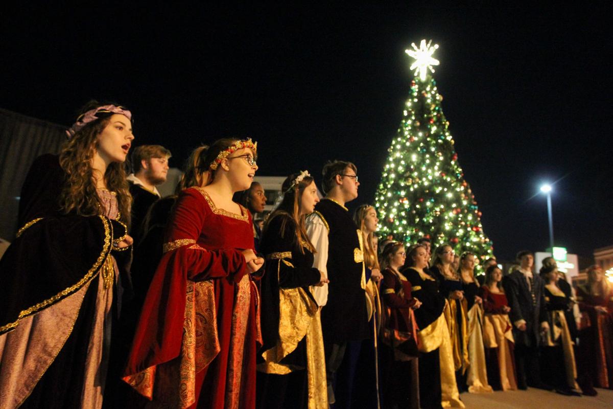 Photos Huntington Tree Lighting Ceremony Multimedia Herald 1129 Treelighting