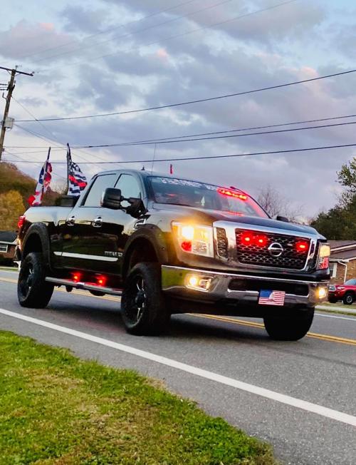 20201101-wcn-trumptrain05.jpg
