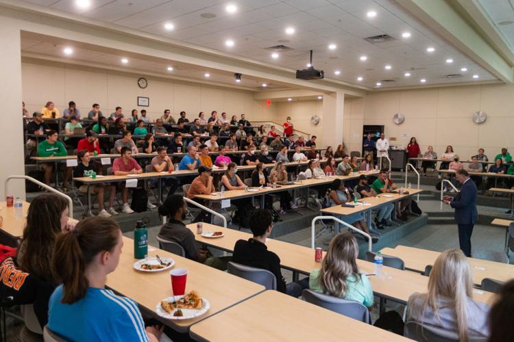 Huntington mayor encourages medical students to help solve region's