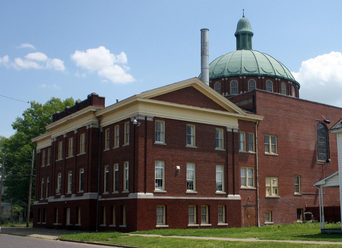 Walking Tour Gives Taste Of History Features Entertainment Herald Dispatch Com