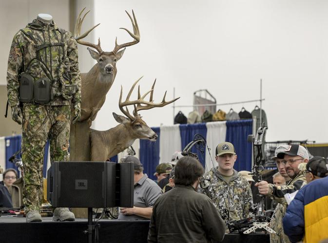 Outdoor enthusiasts gather in Charleston for annual hunting and fishing