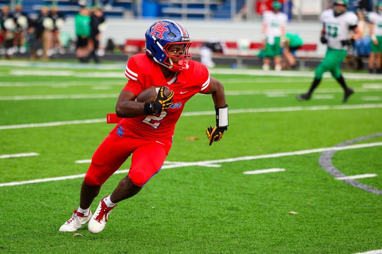 Samlan Class Aaa Prep football: Huskies derail Generals, 56-18, in Class AAA first round ...