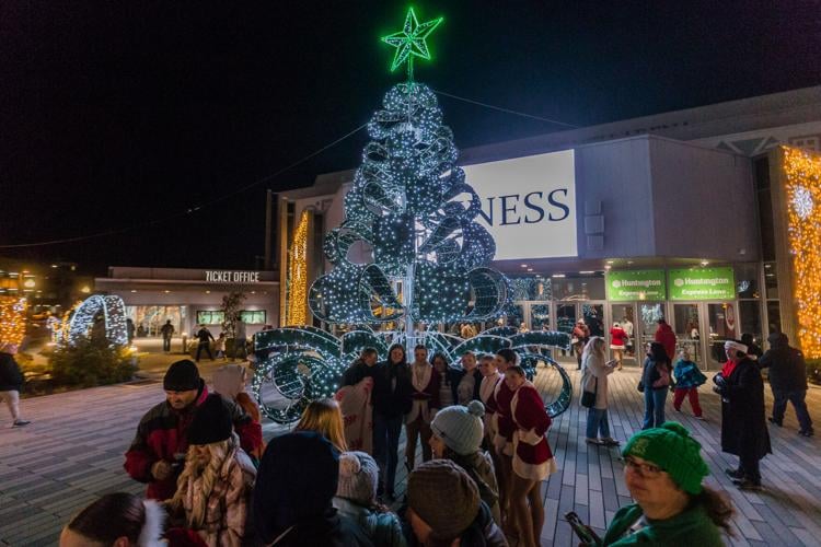 Photos Huntington TreeLighting Ceremony Multimedia herald