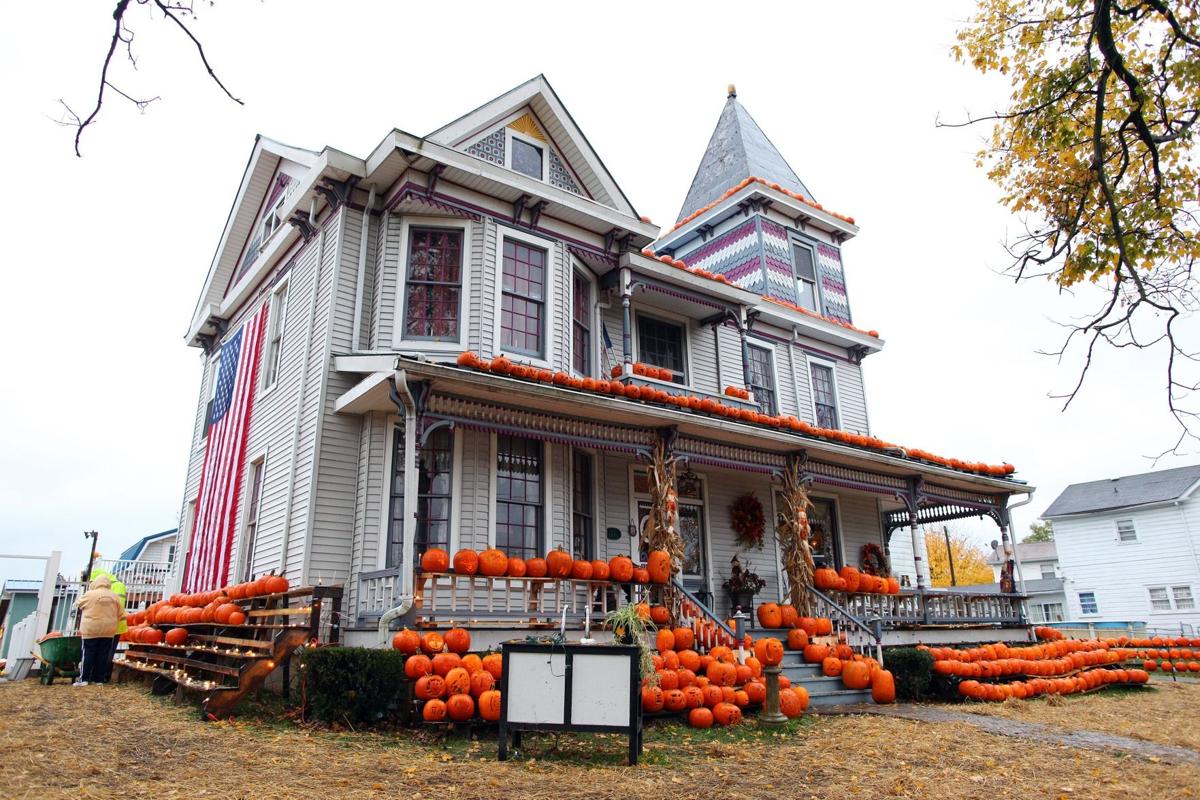 Gallery Pumpkin House, Oct. 28