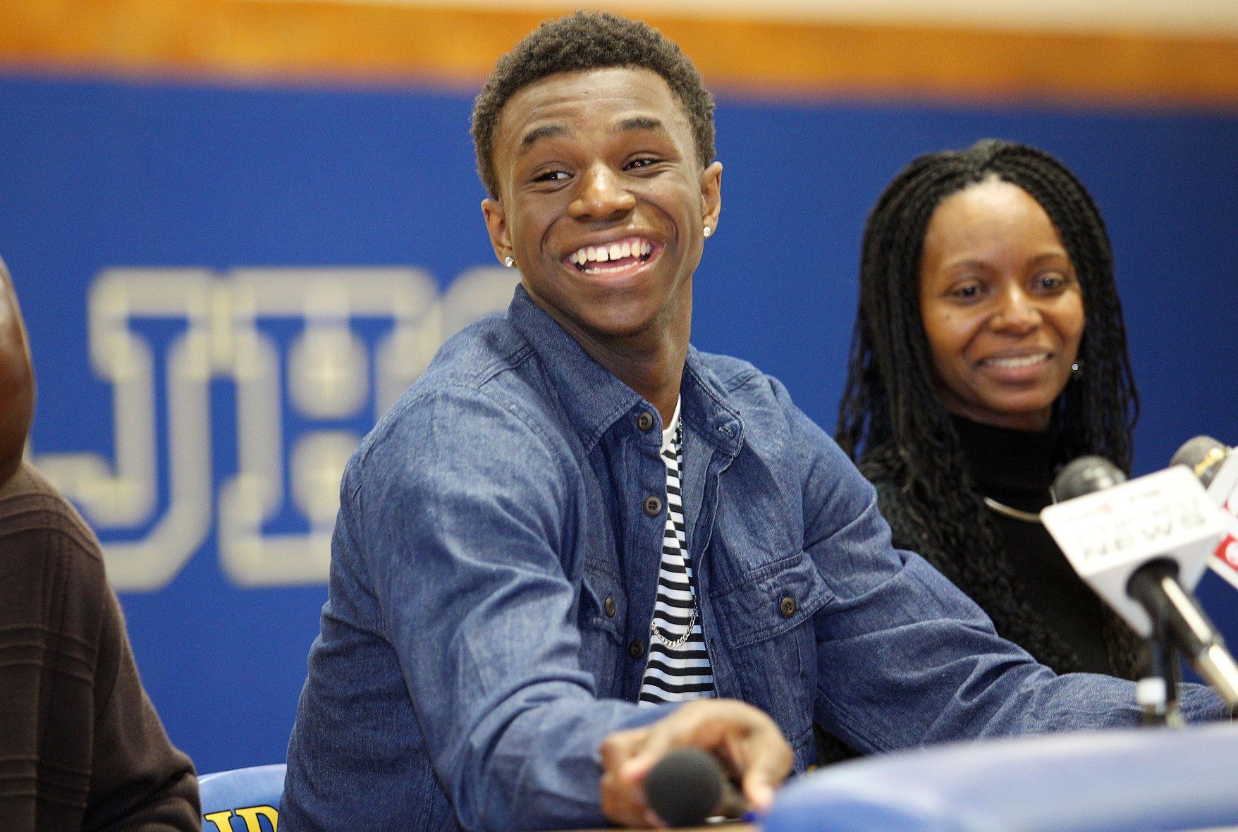 andrew wiggins huntington prep jersey