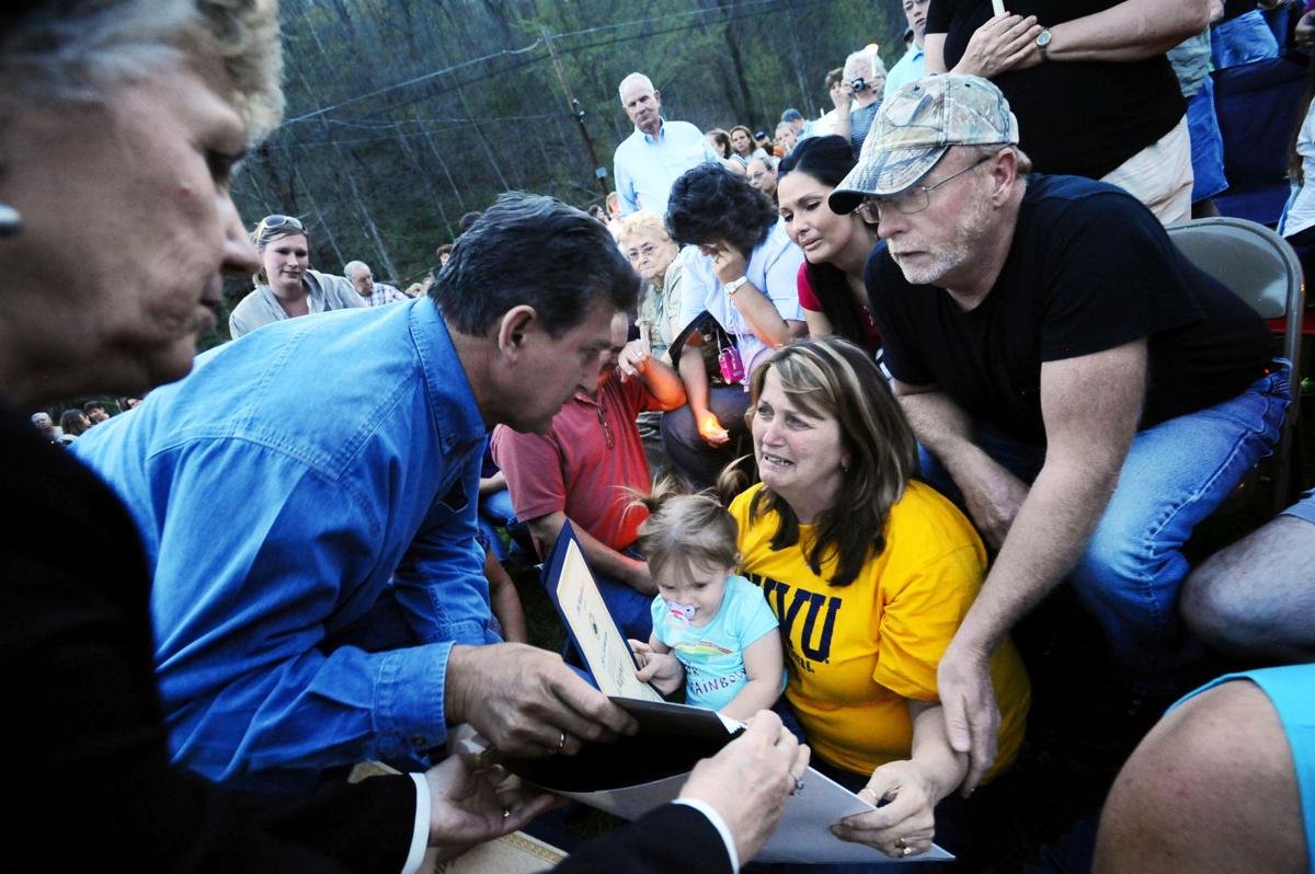 Rescuers standing by to enter mine - Lethal gas levels drop, but 'sliver of hope' diminishing
